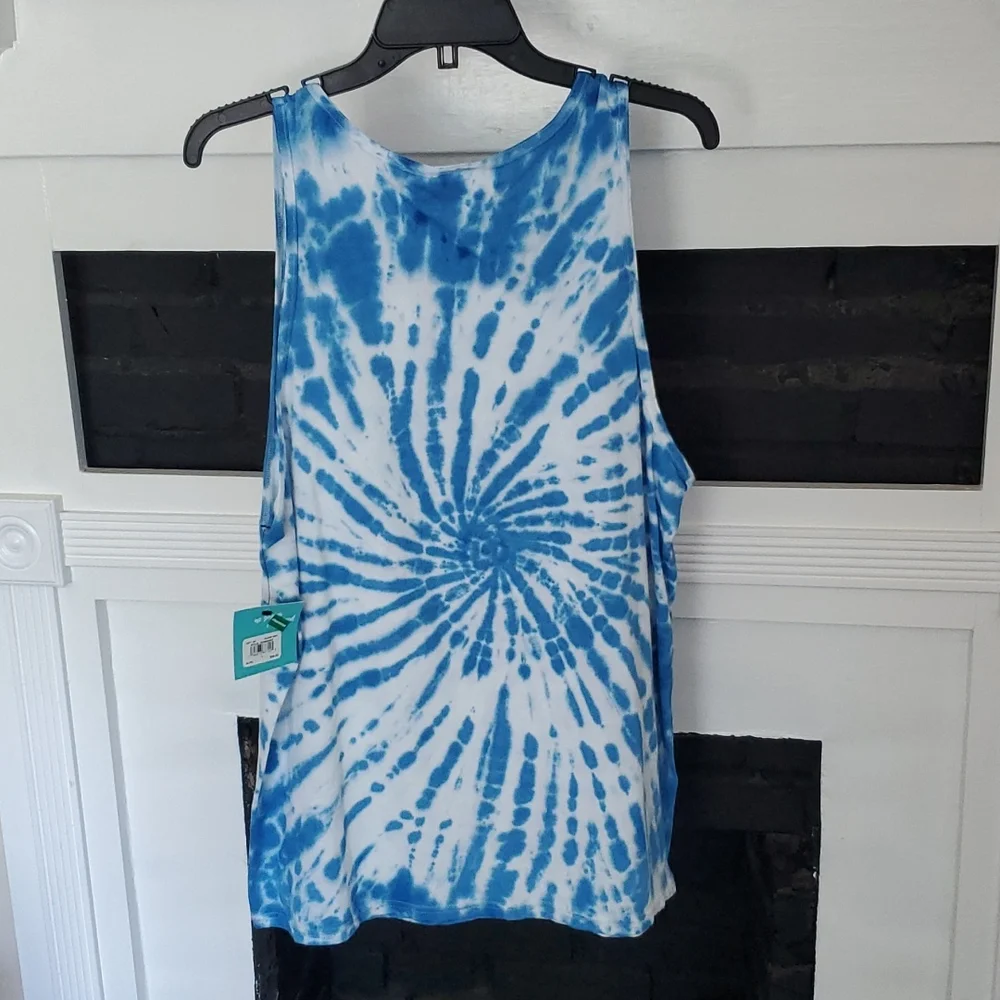 Crown & Ivy tank top - Picture 5 of 5